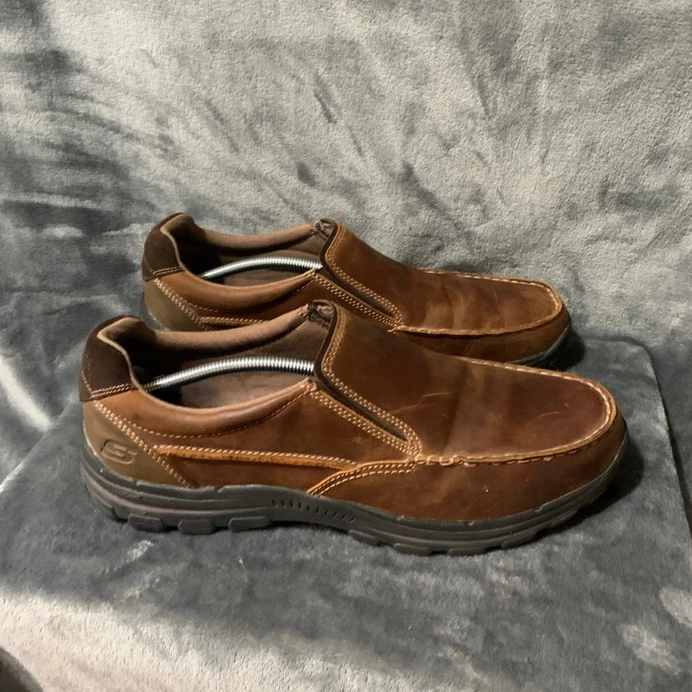 Skechers Loafers Mens 11 Relaxed Fit Brown Leather Moc Toe Slip On EUC